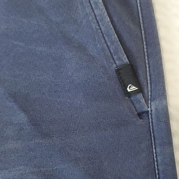 Quicksilver Men's Amphibians Blue Shorts, size 38 - Picture 2 of 7